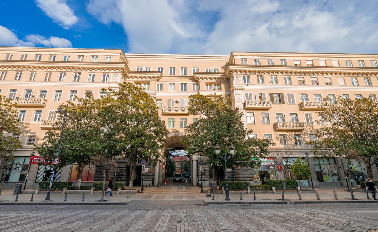 Luxury Apartments On Central Avenue Tbilisi ภายนอก รูปภาพ